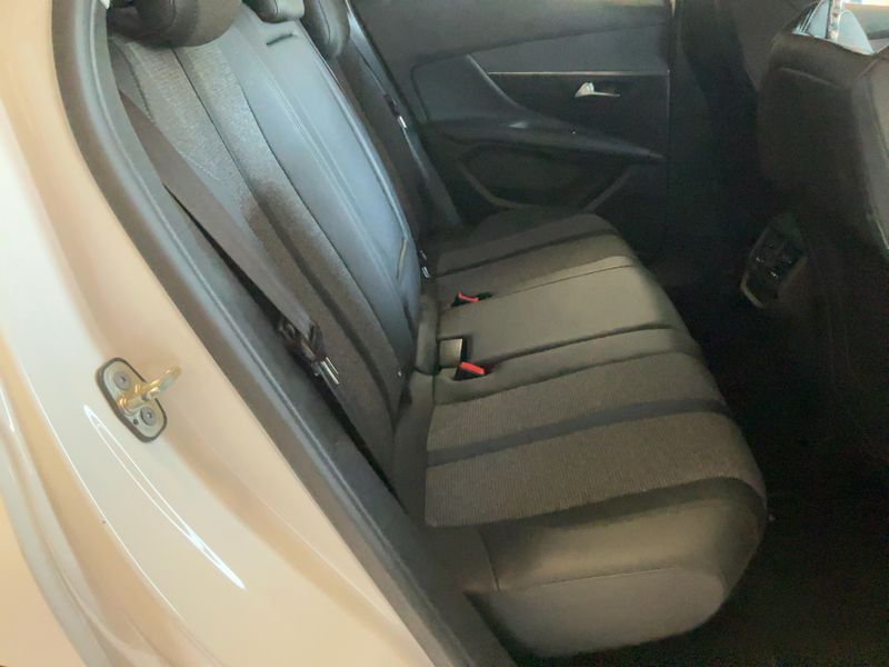 Peugeot 3008 1.2 PureTech Allure — zdjęcie 14