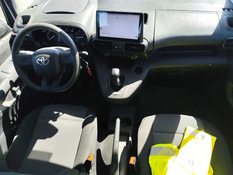Toyota ProAce City Verso 1.5 D-4D L1 Family Active — zdjęcie 11
