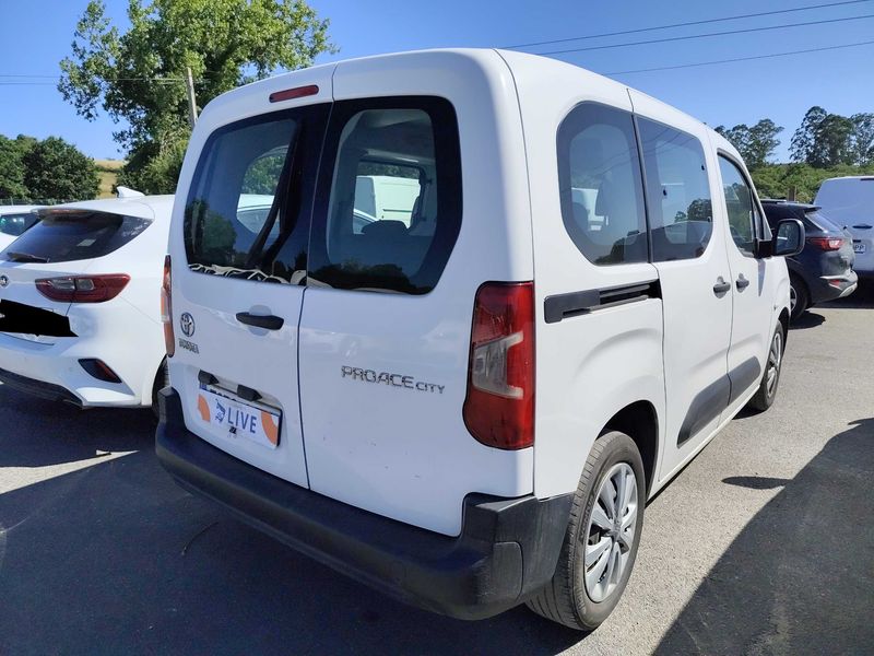 Toyota ProAce City Verso 1.5 D-4D L1 Family Active — zdjęcie 5