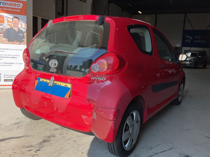 Toyota Aygo 1.0 — zdjęcie 2