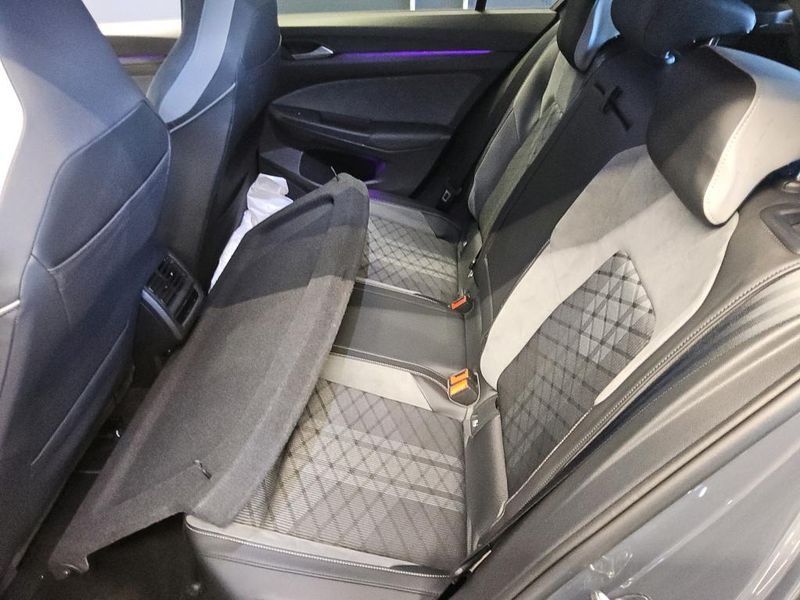 Volkswagen Golf VIII 1.5 eTSI ACT R-Line — zdjęcie 12