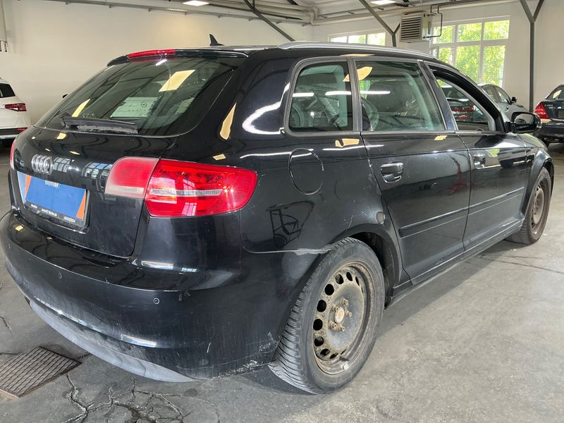 Audi A3 Sportback 2.0 TDI Ambition 2010 – снимка 2