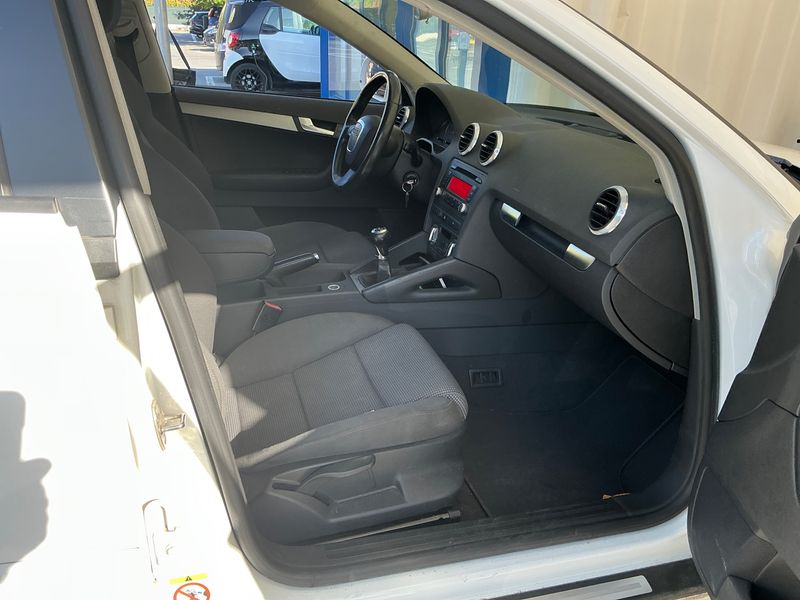 Audi A3 Sportback 1.4 TFSI Ambition — zdjęcie 3