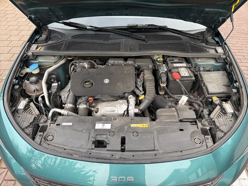 Peugeot 308 1.5 Blue-HDi Allure Pack — zdjęcie 8
