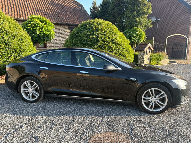 Tesla Model S 60 — zdjęcie 18