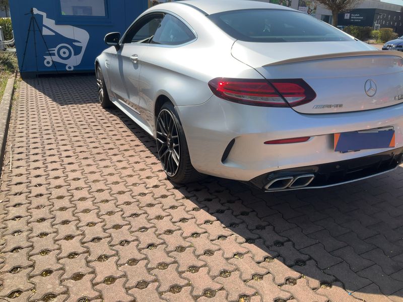 Mercedes-Benz C-Klasse C 63 AMG S — zdjęcie 3