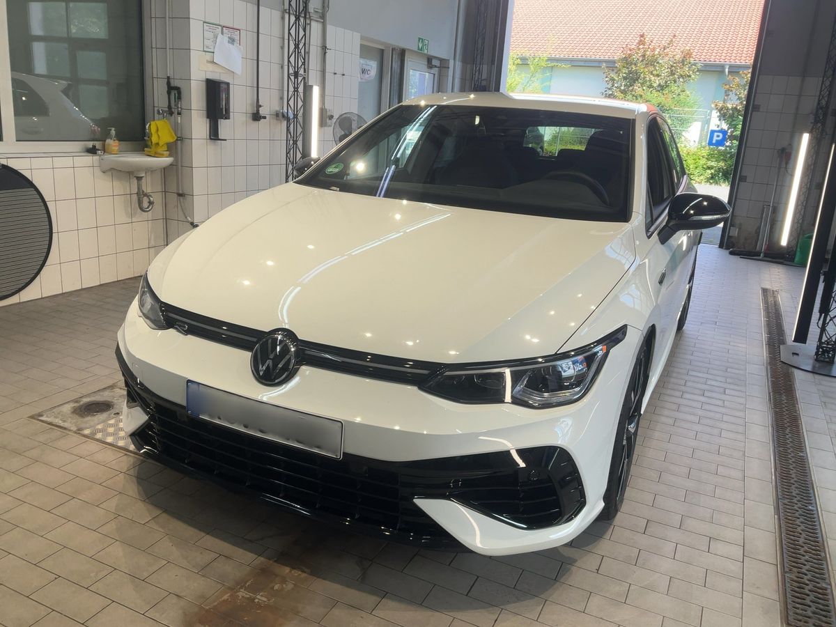 Volkswagen Golf 2023 — photo 1