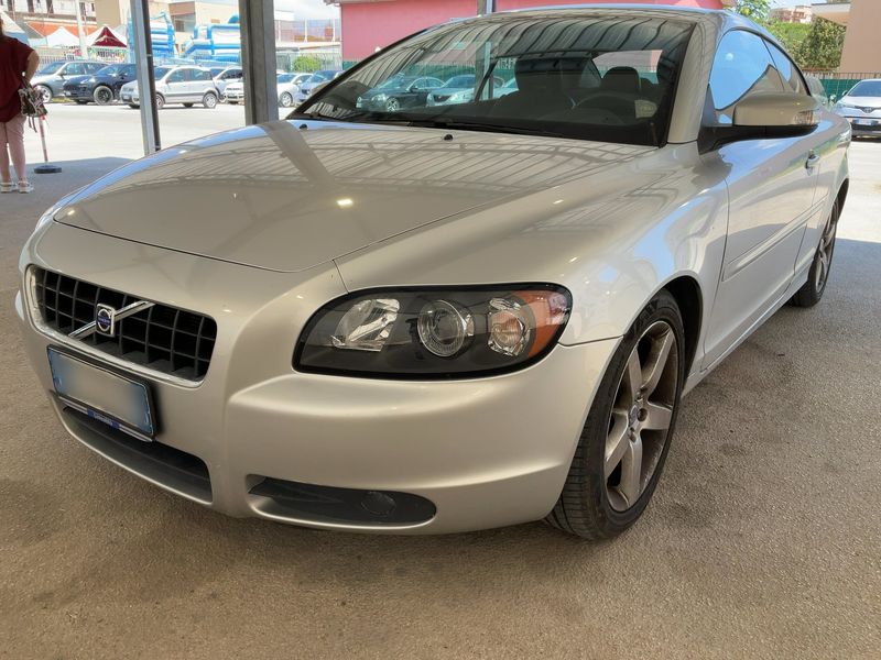 Volvo C70 2.4 Momentum