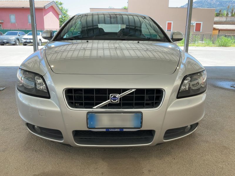 Volvo C70 2.4 Momentum — zdjęcie 9
