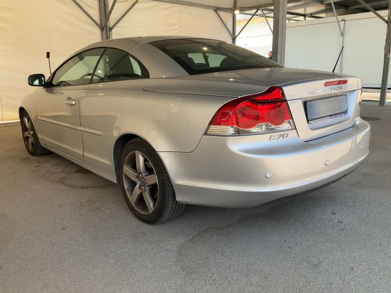 Volvo C70 2.4 Momentum — zdjęcie 3