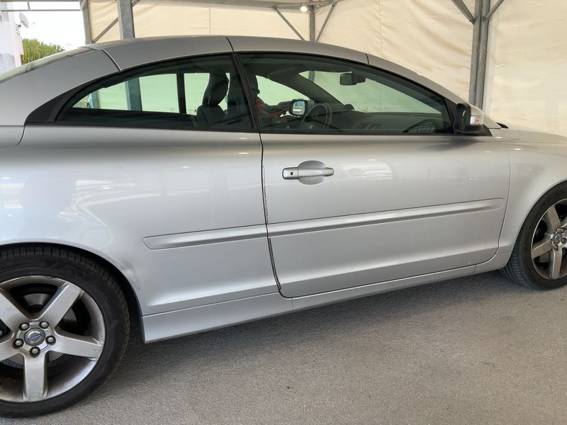 Volvo C70 2.4 Momentum — zdjęcie 7