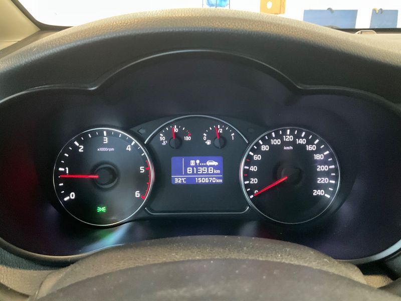 Kia Carens 1.7 CRDi Cool — zdjęcie 5