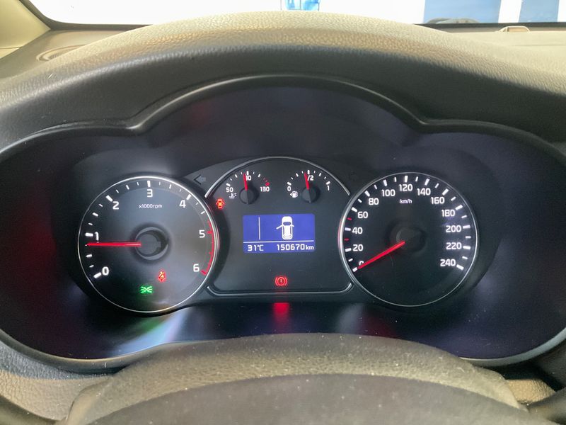 Kia Carens 1.7 CRDi Cool — zdjęcie 4
