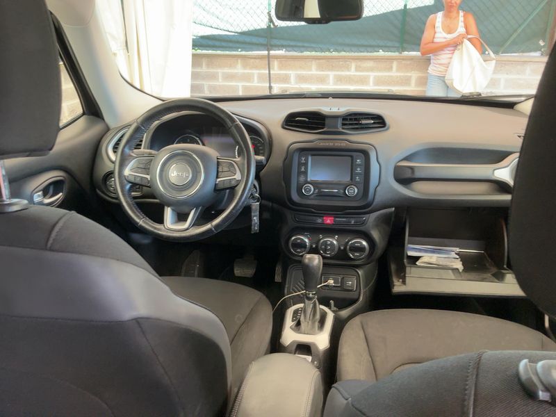 Jeep Renegade 1.6 M-Jet Limited FWD — zdjęcie 12