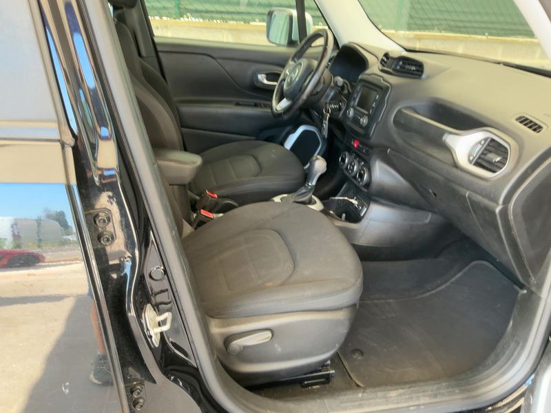 Jeep Renegade 1.6 M-Jet Limited FWD — zdjęcie 11