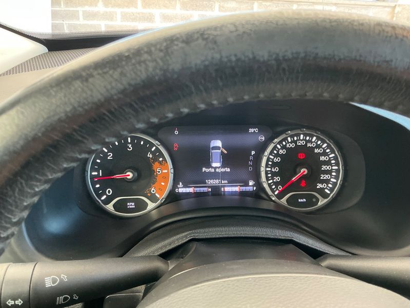 Jeep Renegade 1.6 M-Jet Limited FWD — zdjęcie 13