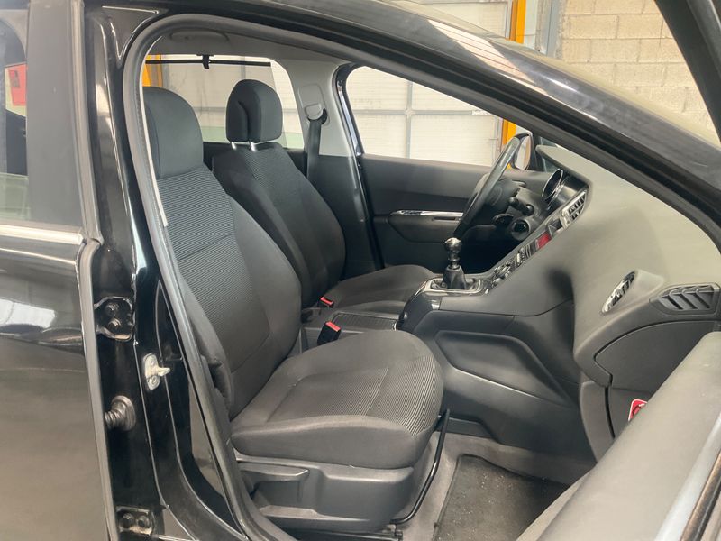 Peugeot 5008 1.6 HDi Active 2012 – снимка 3