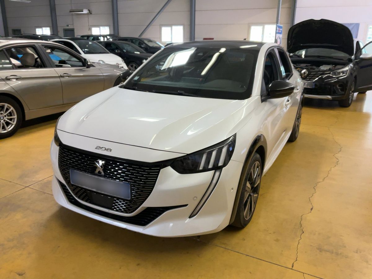 Peugeot 208 2021