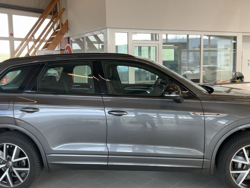 Volkswagen Touareg 3.0 V6 TDI R-Line 4Motion — zdjęcie 7
