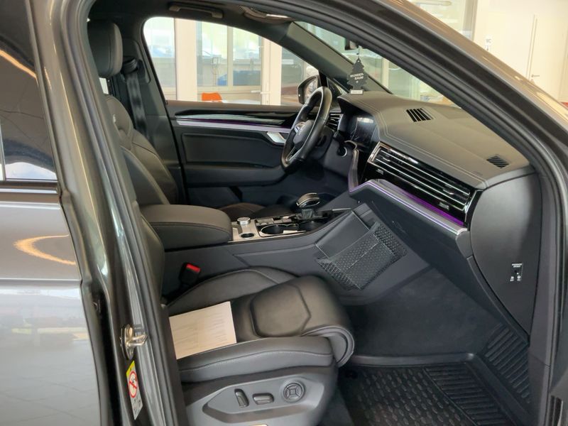 Volkswagen Touareg 3.0 V6 TDI R-Line 4Motion — zdjęcie 11