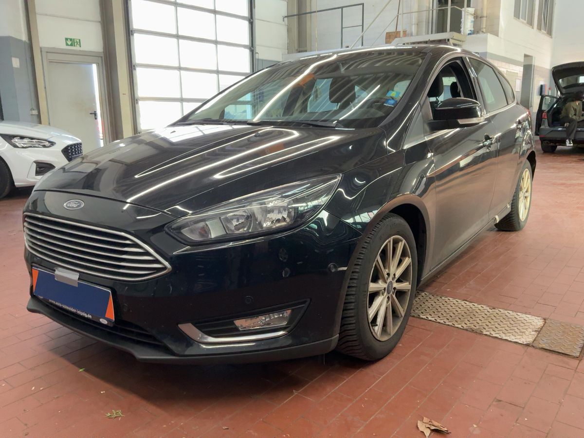 Ford Focus 2017 — photo 1