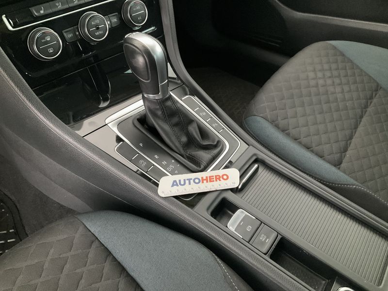 Volkswagen Golf VII 1.6 TDI IQ-DRIVE 2019 – снимка 36