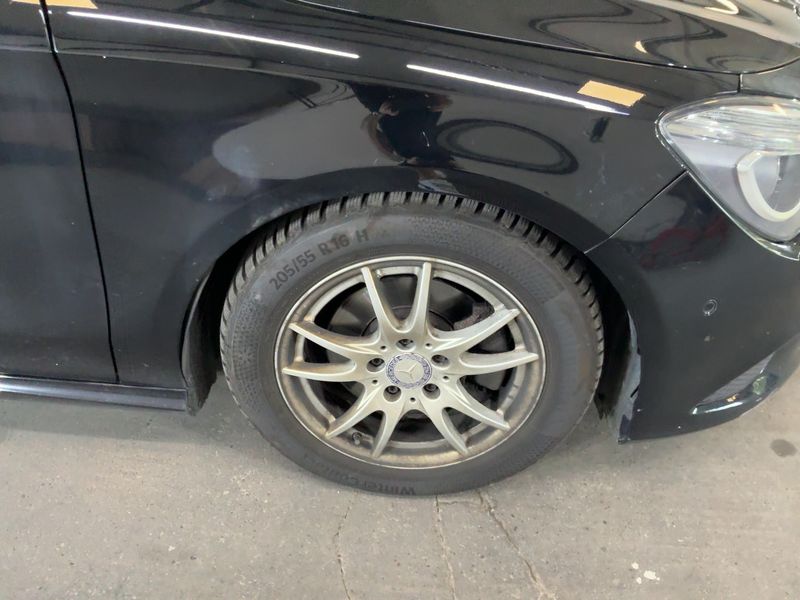 Mercedes-Benz CLA-Klasse CLA 220 Shooting Brake Urban 2015 – снимка 11