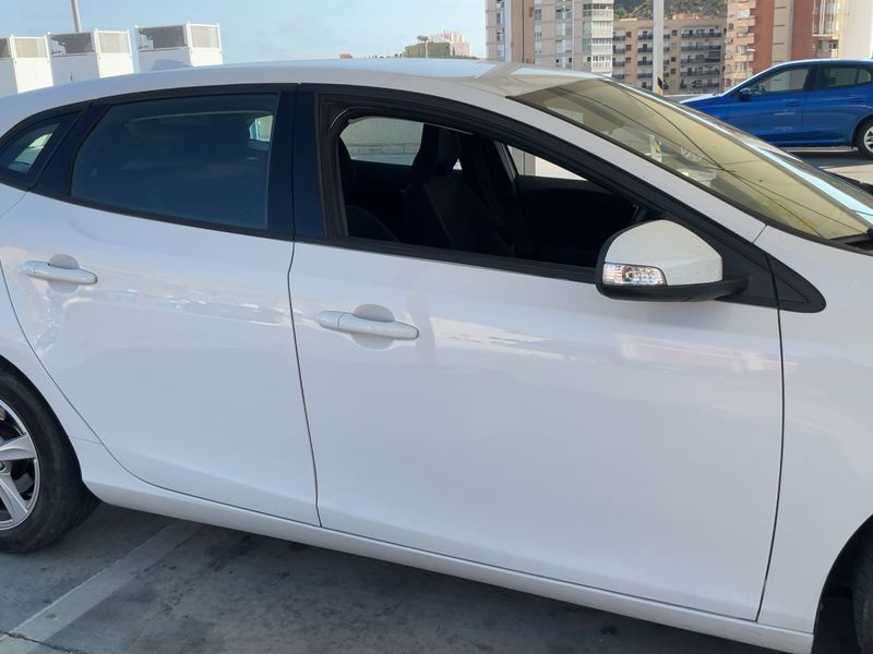 Volvo V40 1.6 D2 — zdjęcie 7