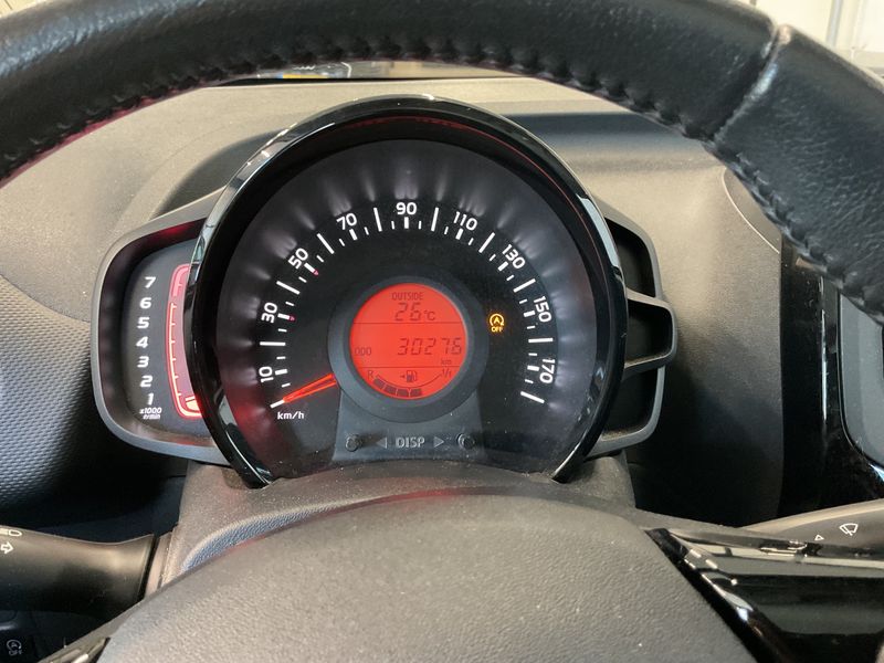 Citroen C1 1.0 VTi Feel — zdjęcie 13