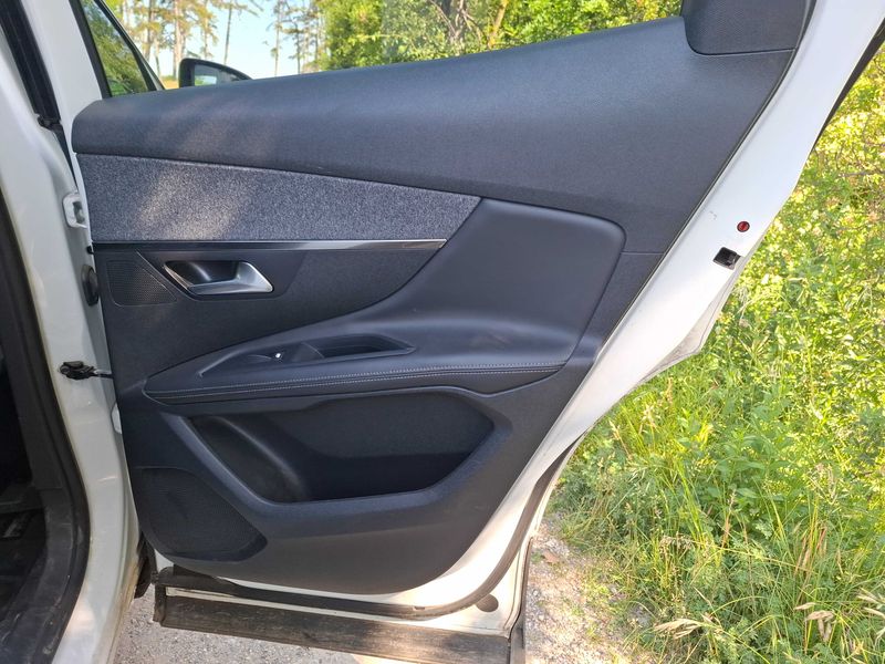 Peugeot 3008 1.6 Blue-HDi Allure 2017 – снимка 52