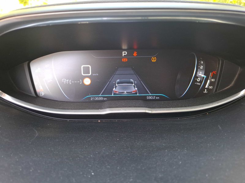 Peugeot 3008 1.6 Blue-HDi Allure — zdjęcie 12