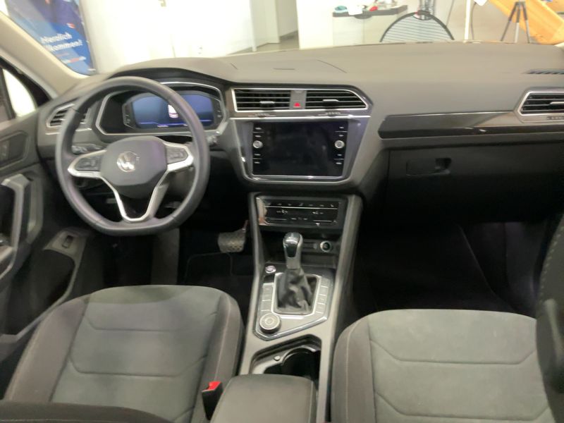 Volkswagen Tiguan 2.0 TDI Elegance 4Motion — zdjęcie 12