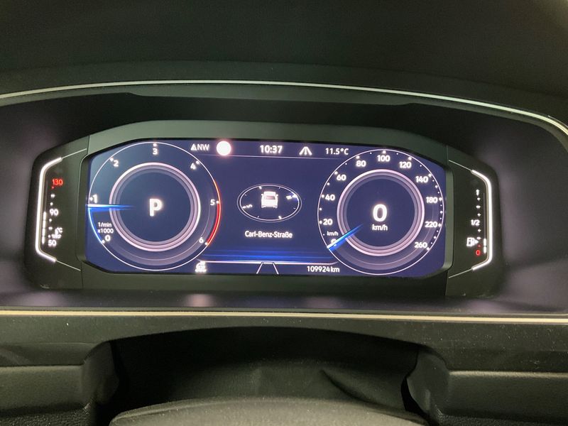 Volkswagen Tiguan 2.0 TDI Elegance 4Motion — zdjęcie 13