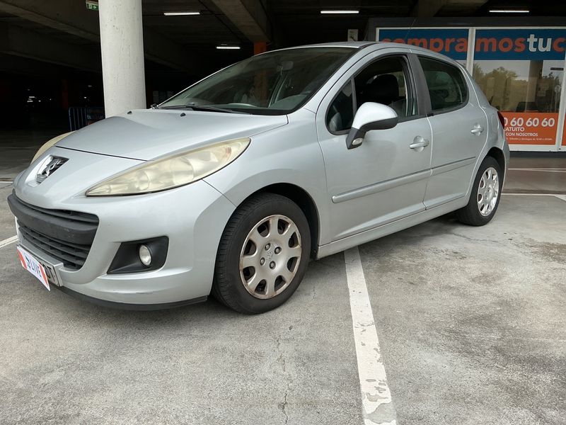 Peugeot 207 1.4 HDi Confort — zdjęcie 1