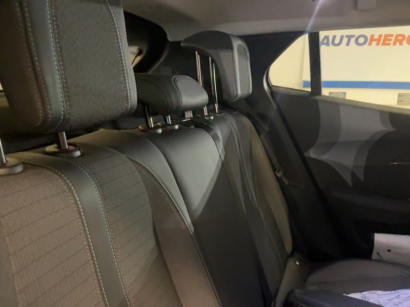 Peugeot 2008 1.2 PureTech Allure 2021 – снимка 19