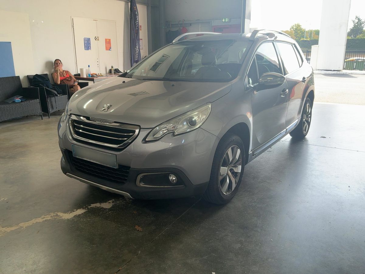 Peugeot 2008 2016 — photo 1