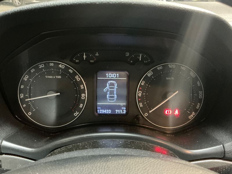Skoda Octavia 2.0 FSI Elegance — zdjęcie 4