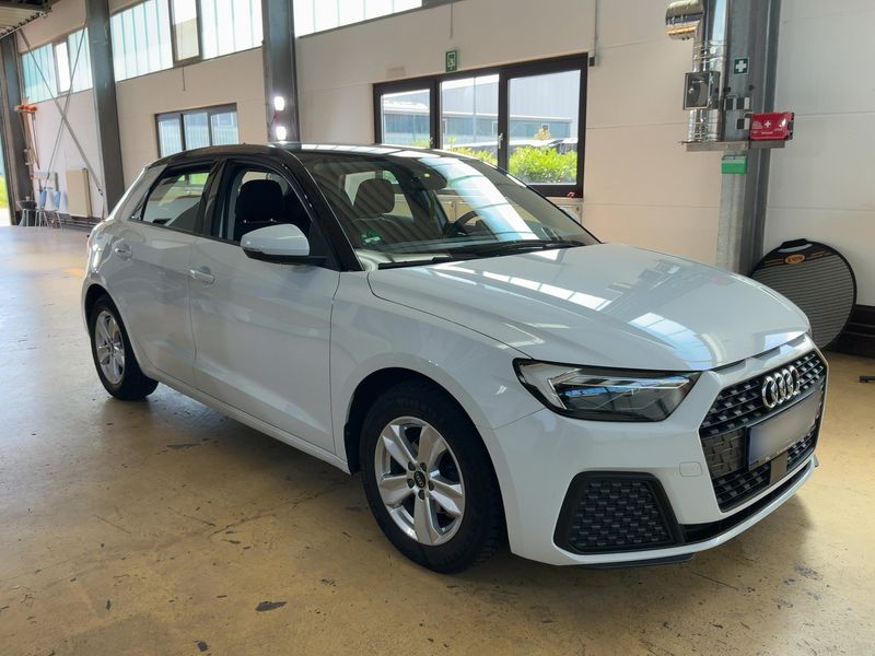 Audi A1 Sportback 35 TFSI — zdjęcie 8