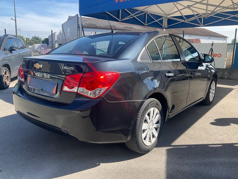 Chevrolet Cruze 1.6 LS — zdjęcie 2