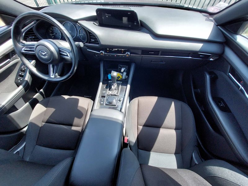 Mazda 3 2.0 Skyactiv-G Mild-Hybrid Style — zdjęcie 11