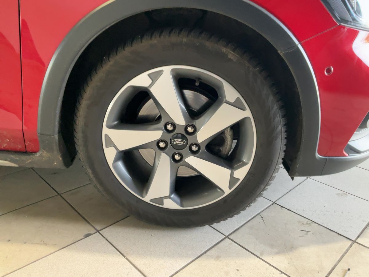 Ford Focus 2020 — photo 12