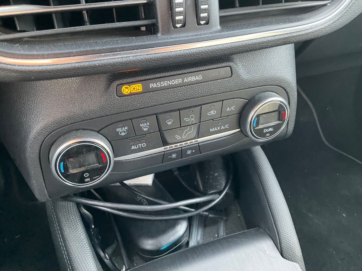 Ford Focus 2020 — photo 29