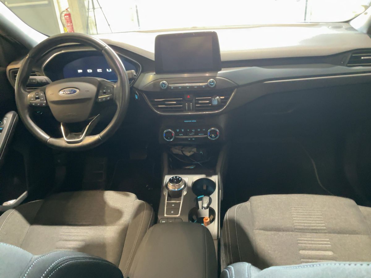 Ford Focus 2020 — photo 18