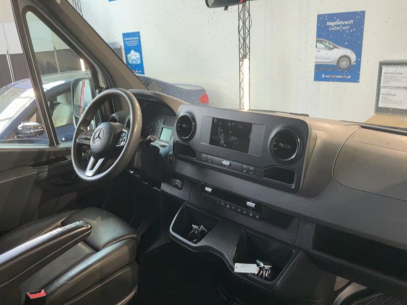 Mercedes-Benz Sprinter 319 CDI RWD L2 — zdjęcie 12