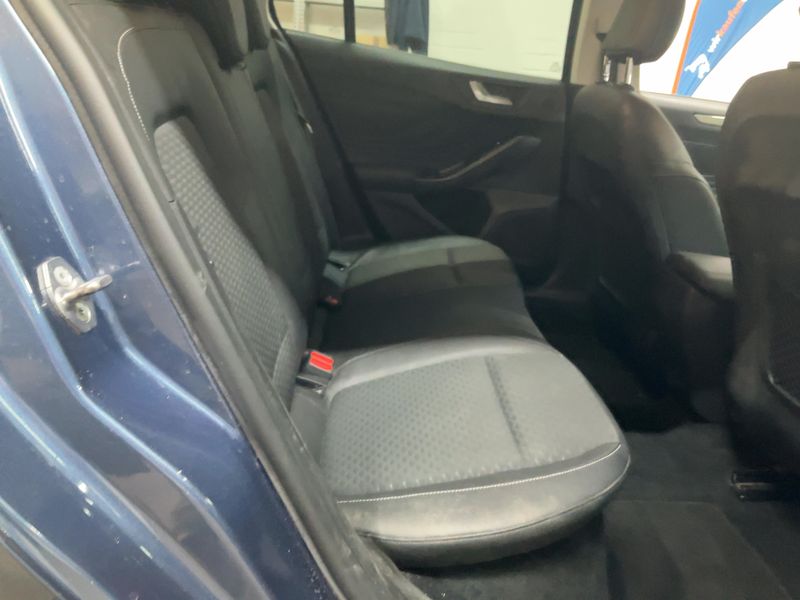 Ford Focus 1.5 TDCi EcoBlue Titanium 2019 – снимка 19