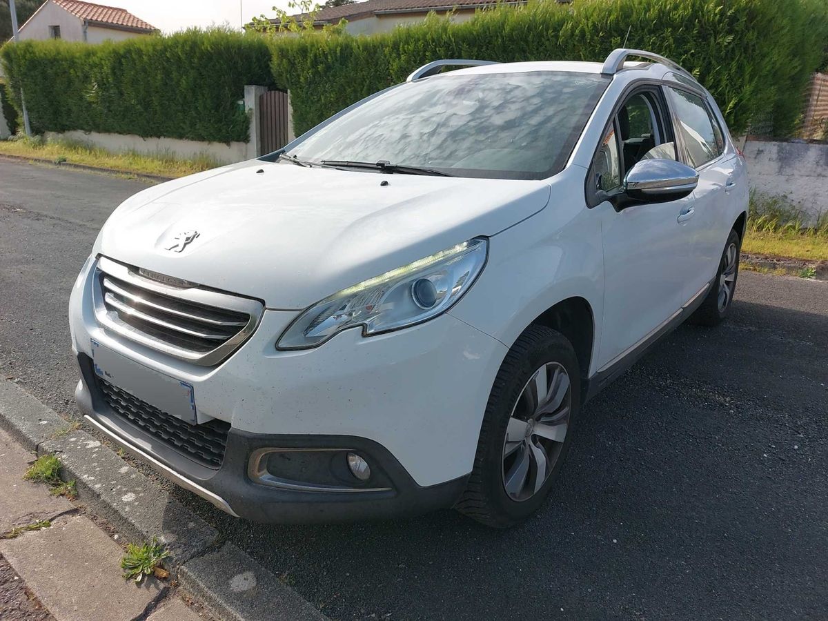 Peugeot 2008 2016 — photo 1