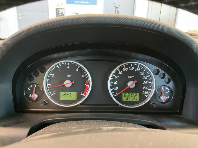 Ford Mondeo 1.8 Ghia — zdjęcie 4