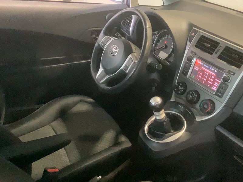 Toyota Verso-S 1.33 Dual VVT-i Active — zdjęcie 12