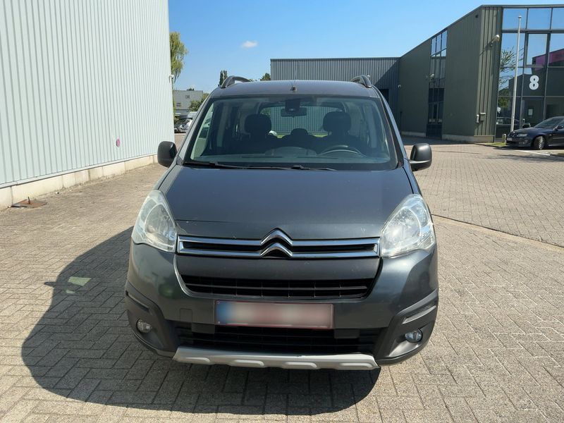 Citroen Berlingo 1.2 e-THP XTR — zdjęcie 9