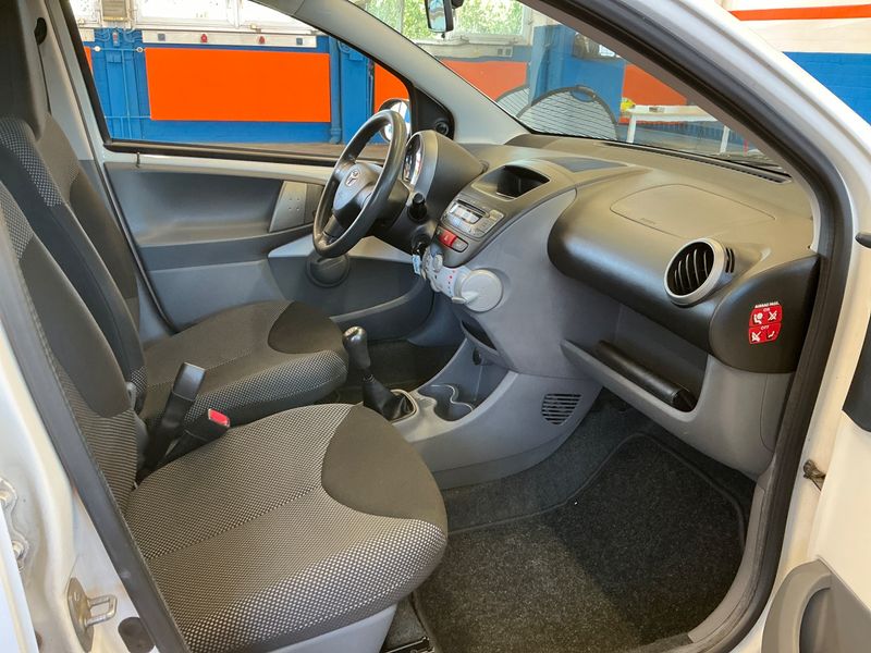 Toyota Aygo 1.0 Cool — zdjęcie 3